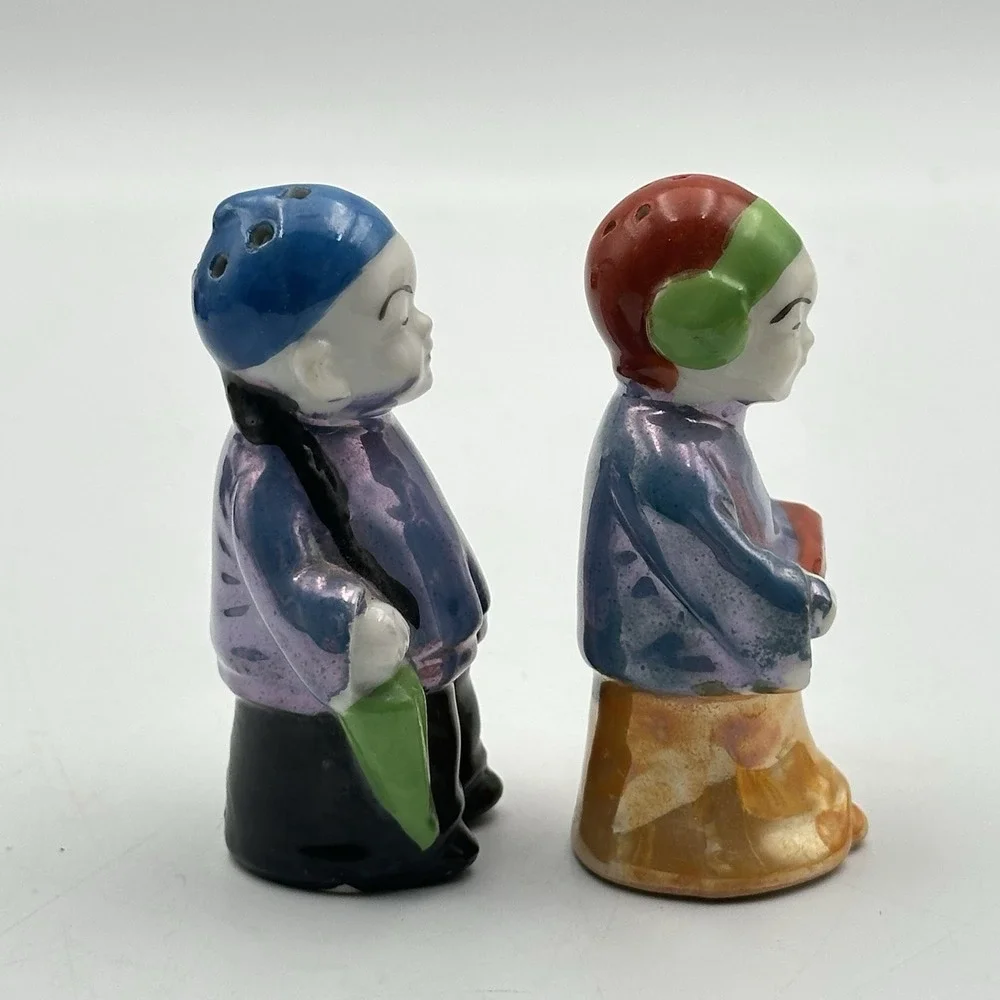 Vintage Japan‎ Hand Painted Asian Couple Salt & Pepper Shakers